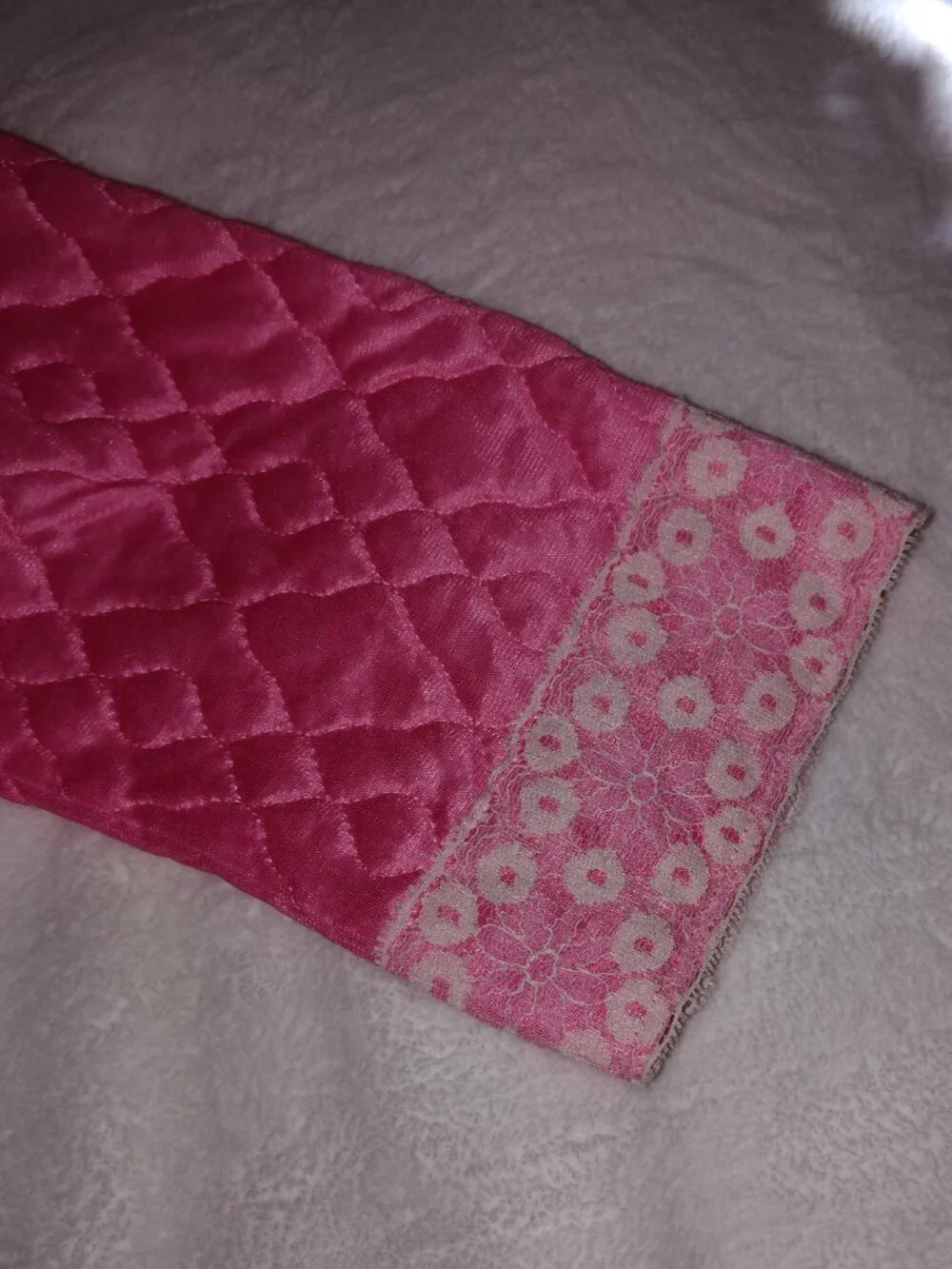 Vintage 70's Komar Pink Quilted Robe union made size 14-16 (item A17)